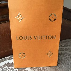 New Louis Vuitton Leather Belt